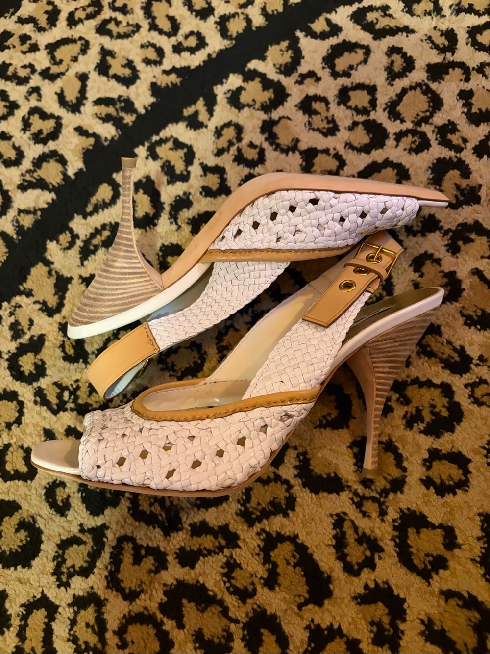 Miu Miu white and tan woven leather peep toe sling back sandals NEW size 40 9.5